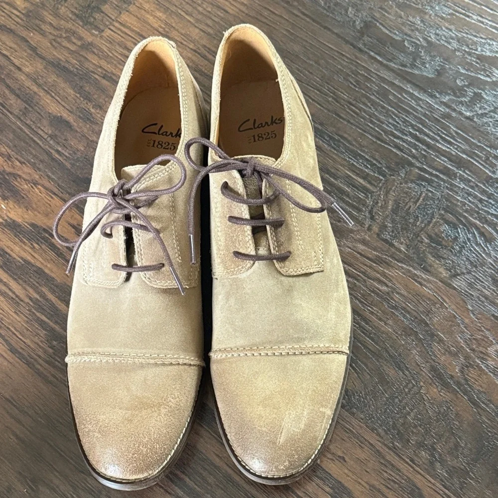 Clarks 1825 Collection Exton Cap LaceUp Oxfords Taupe Suede, Men Sz 11, Like New